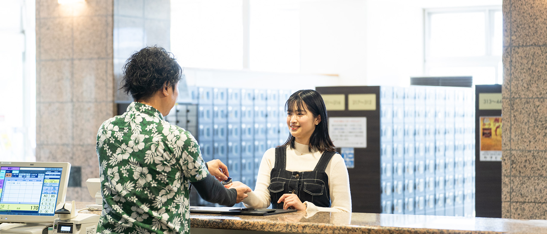 フロント 備品・設備 山梨 スパ 温泉 日帰り 宿泊 スパランドホテル内藤